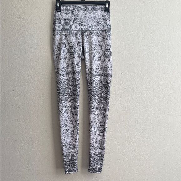 Mika Body Wear Pants - NWOT MIKA Body Wear Abstract Leggings in Size S/M